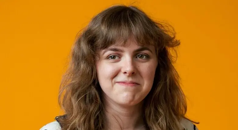 Abbie Edwards: Knee Touch